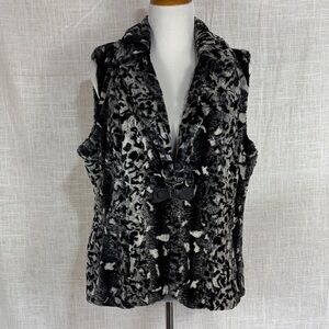 NWOT Laura Ashley faux fur snow leopard vest - so soft!